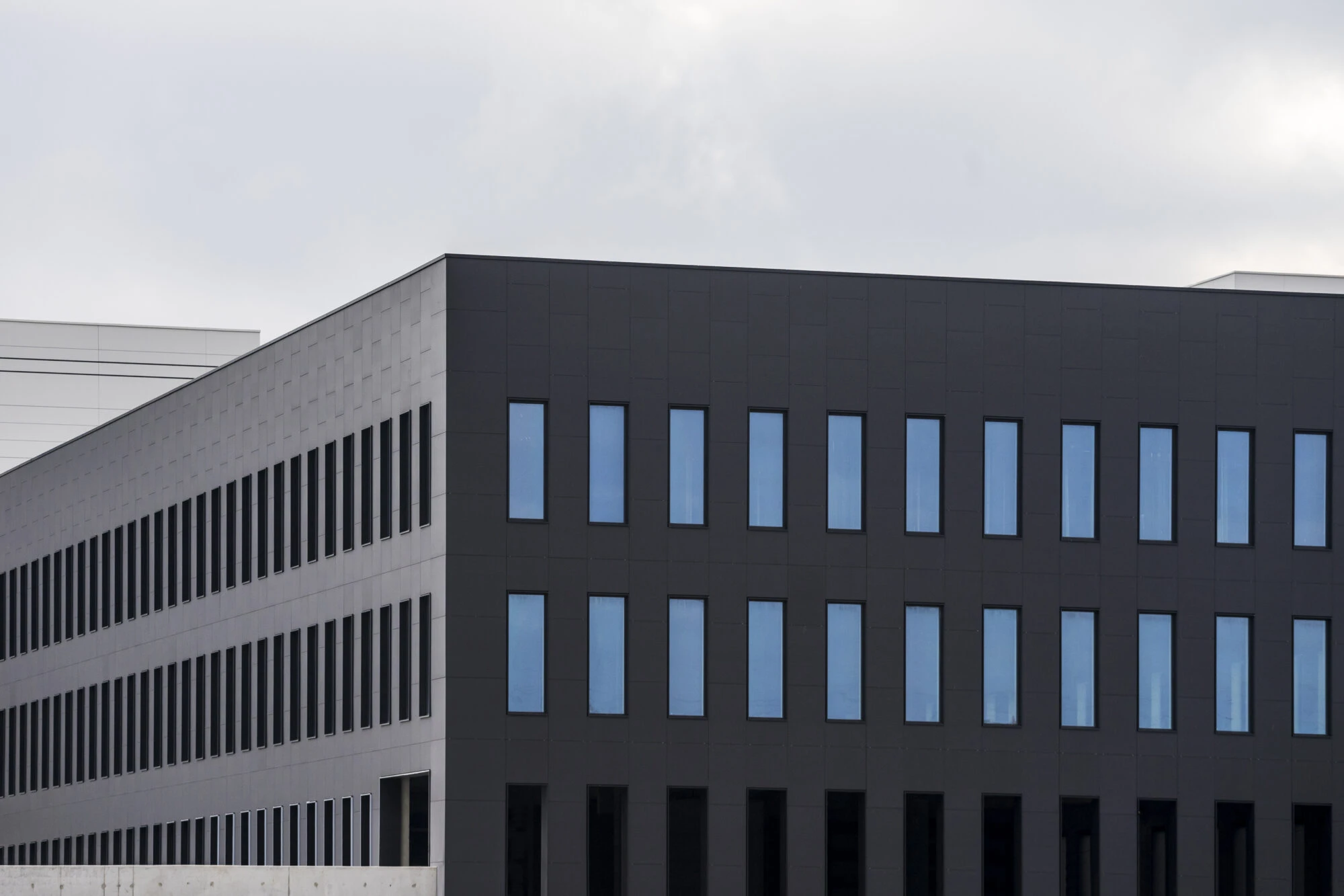 Neolith Nero — 2