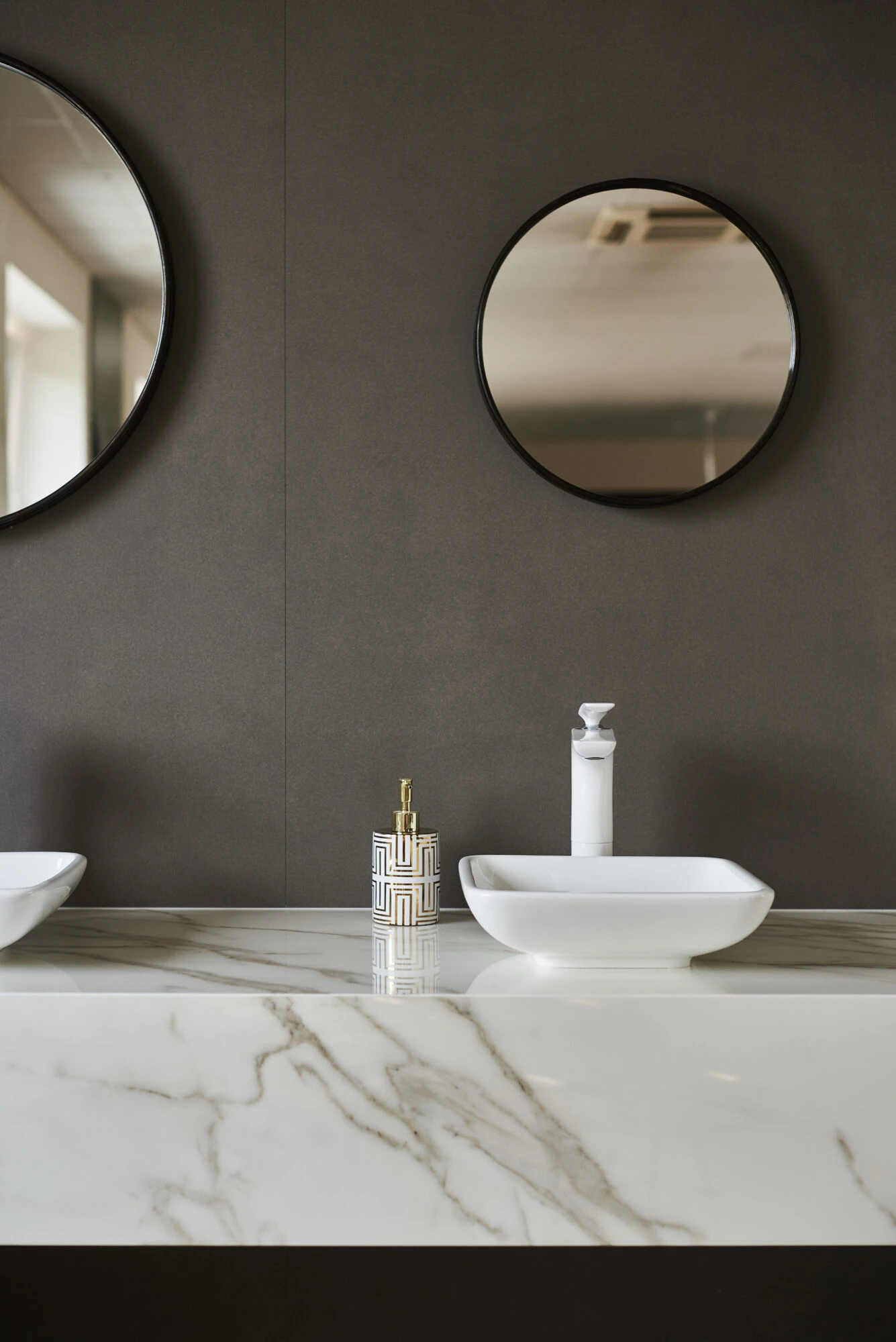 Neolith Calacatta Gold — 3